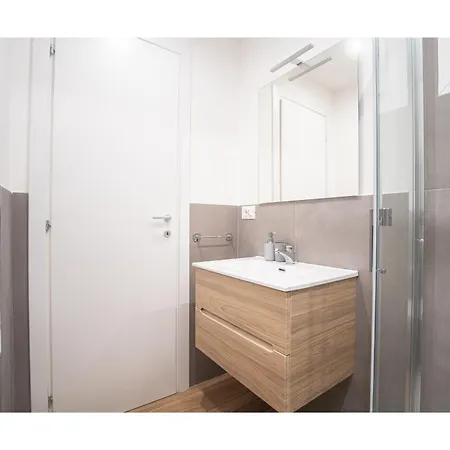 Matt House 2 * Специя